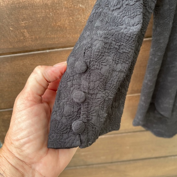 Nanette Lepordo unique texture blouse - Picture 3 of 3